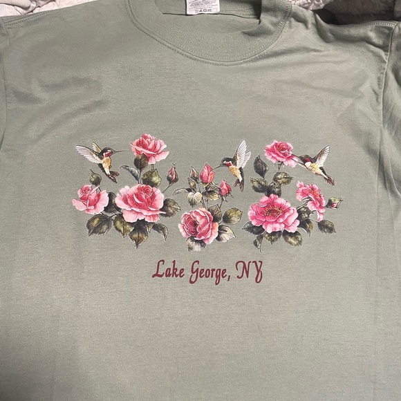 Beautiful NWOT sage green hummingbird Lake George NY New York shirt - Picture 2 of 4